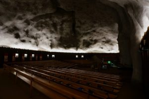 raron_felsenkirche_innen_10-2016_08152m